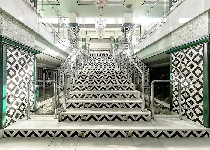 South Paradise アパート *