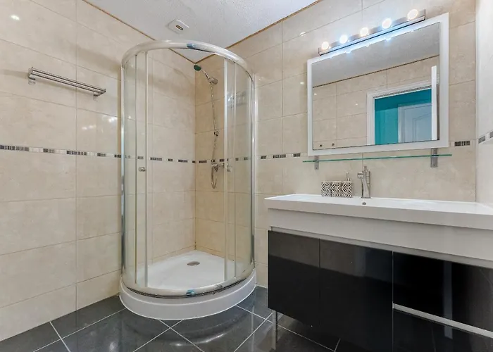 South Paradise * アデヘ